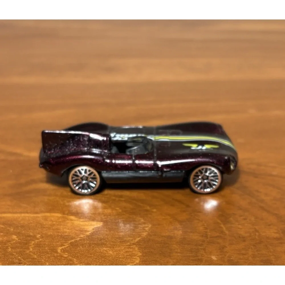 1997 Hot Wheels Racing Jaguar D-Type Metallic Dark Red Loose Diecast 1:64